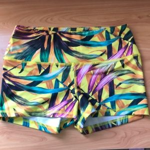 Size Medium Fleo Shorts